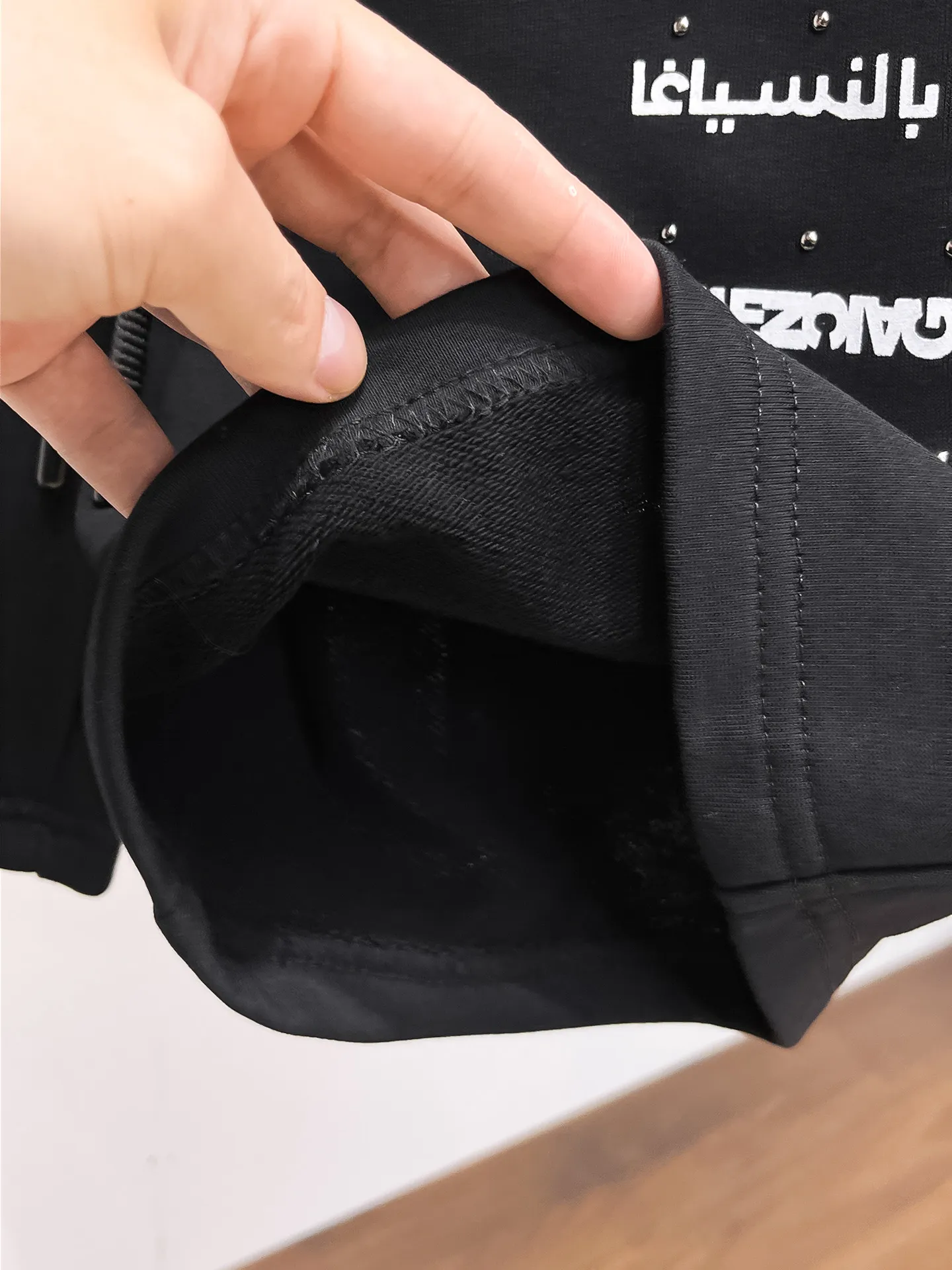 Balenciaga's three-standard complete 2026 summer New Arrival men's casual shorts, advanced custom-made Breathable fabric, Breathable fabric, extremely stretchy and comfortable, impeccable details, top-grade accessories, original logo design concept, delicate and soft feel! The upper body fit is awesome! Size: M-XXXL Please state your height and weight when ordering